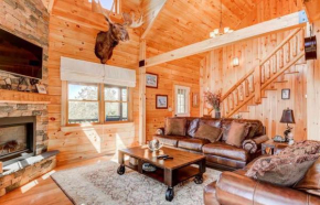 OE Beautiful modern log home on 17 acres, private, views, fire pit, Ping Pong, AC